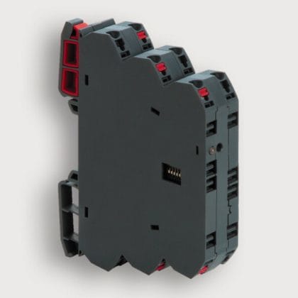 CABUR - Convertitore analogico programmabile 14-16 range/uscita 3_range, alimentazione 230V.