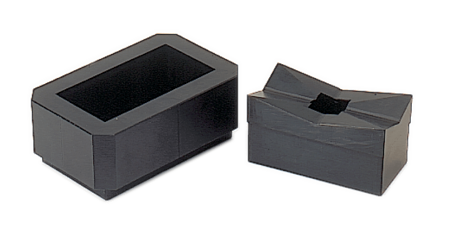 DKC EUROPE - Fustella rettangolare dimensioni 45 x 93 mm (perno abbinato 00PQR20)