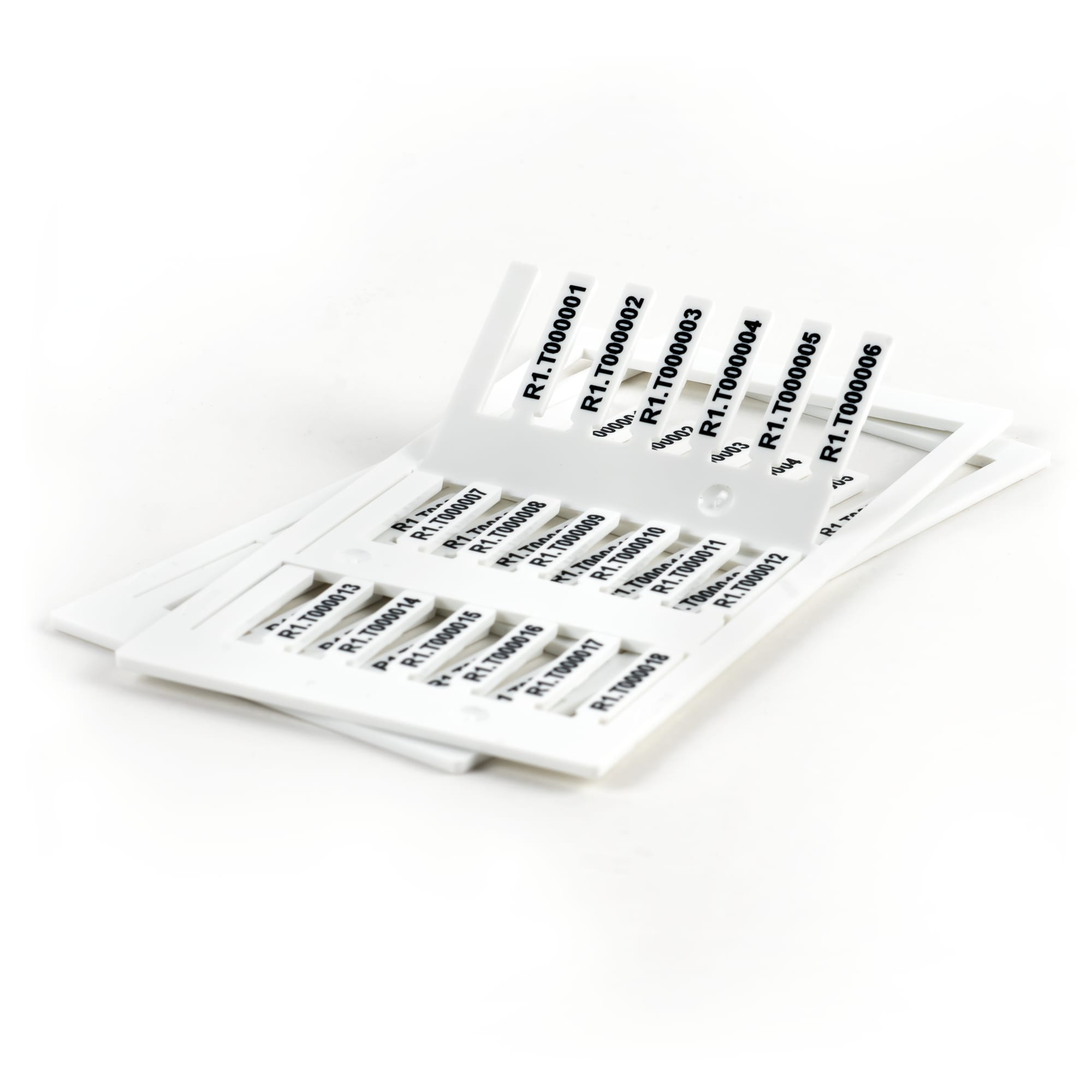 GRAFOPLAST - Tessera rigida per Cavi LUX Bianco  18x4 mm - confezione master carton da 1800 pezzi