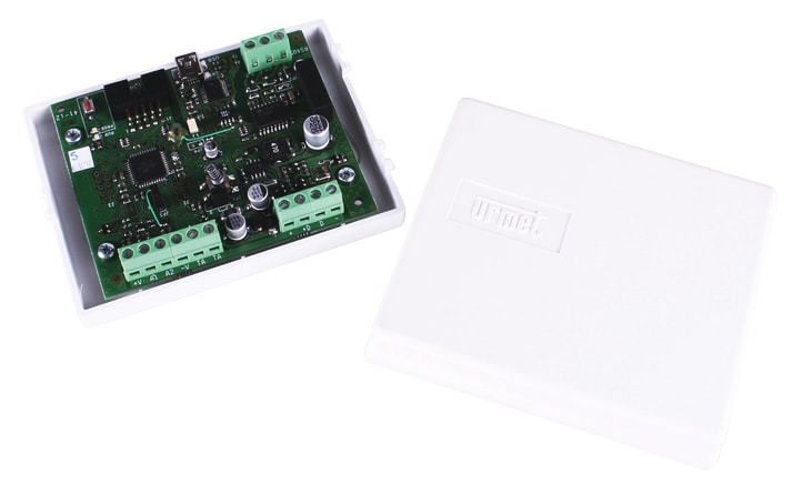 URMET - Interfaccia di collegamento di sistemi Urmet 1067 e Elkron MP504 e MP508 al bus iPerBus, linea iPerHome, tramite interfaccia RS485 per allarmi (cod. 1071/61)